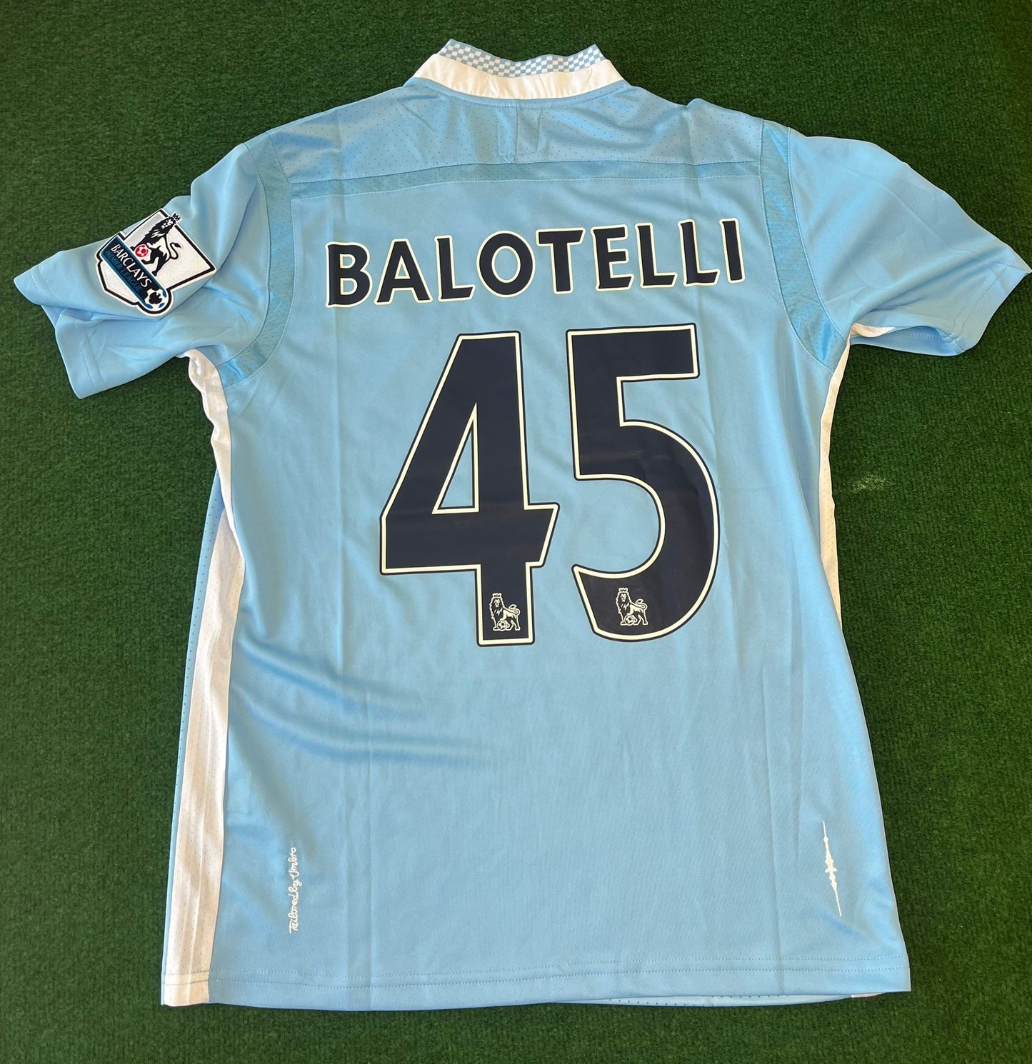 1º Equipación Manchester City 11/12